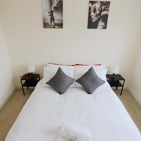 Easytravel Luxury Nec/Airport 3 Beds House Lejlighed Birmingham Eksteriør billede